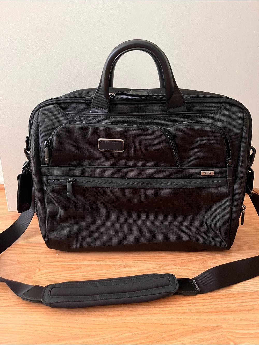 NWOT Tumi Alpha 3 Compact Large Laptop Briefcase 2603114D4 + Dust Bag - Picture 6 of 16